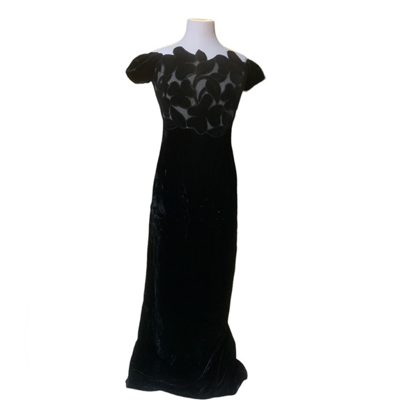 Alyce Designs Dresses & Skirts - Alyce Designs Vintage black velvet formal gown size 8